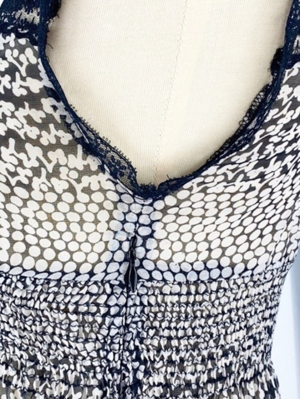 VTG Free People Sleeveless Smocked Silk Blend Lace Tunic Slip Dress Size 4 - Picture 7 of 15